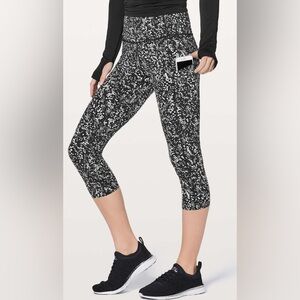 Lululemon Fast‎ and Free Crop II 19” Chirasu Black Nulux sz12